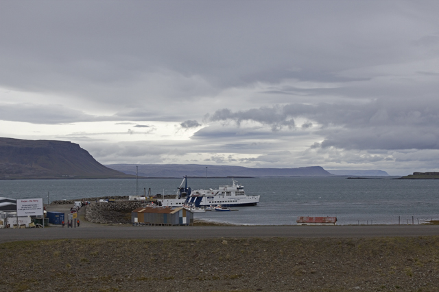 2011-06-28_11-55-31 island.jpg - Nach der Ankunft in Brjanslaekur